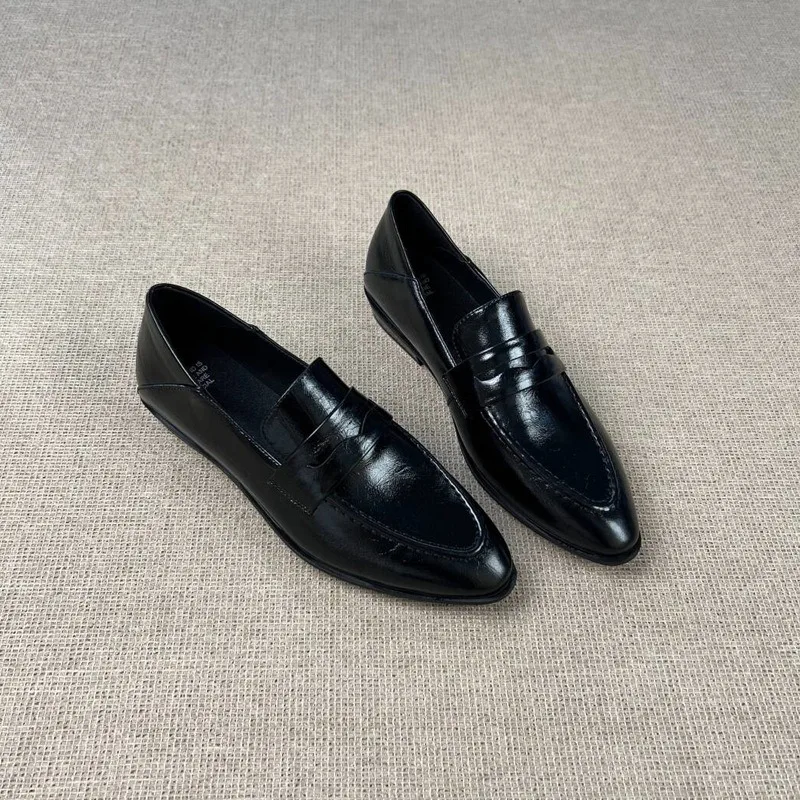 Women's leather loafers spring new simple versatile thick low-heeled pointed small leather shoes commuter shoes elegant elite
Women's leather loafers spring new simple versatile thick low-heeled pointed small leather shoes commuter shoes elegant elite