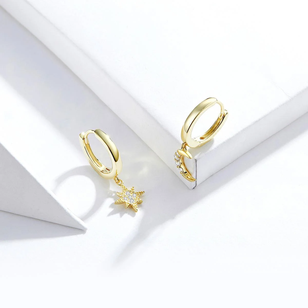 18k Gold Earrings Moon Star Dangle Earring for Women Elegant Woman's Earring 925 Silver Orignal Earrings Engagement
18k Gold Earrings Moon Star Dangle Earring for Women Elegant Woman's Earring 925 Silver Orignal Earrings Engagement
