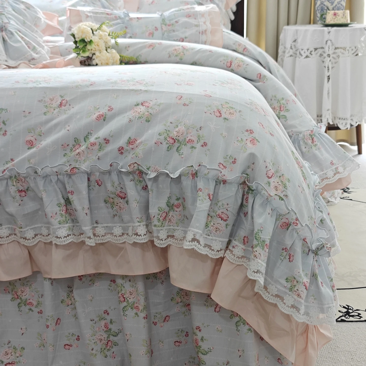 Romantic rose Bedding Set Ruffle lace design duvet cover princess bed skirt home bed linen
Romantic rose Bedding Set Ruffle lace design duvet cover princess bed skirt home bed linen