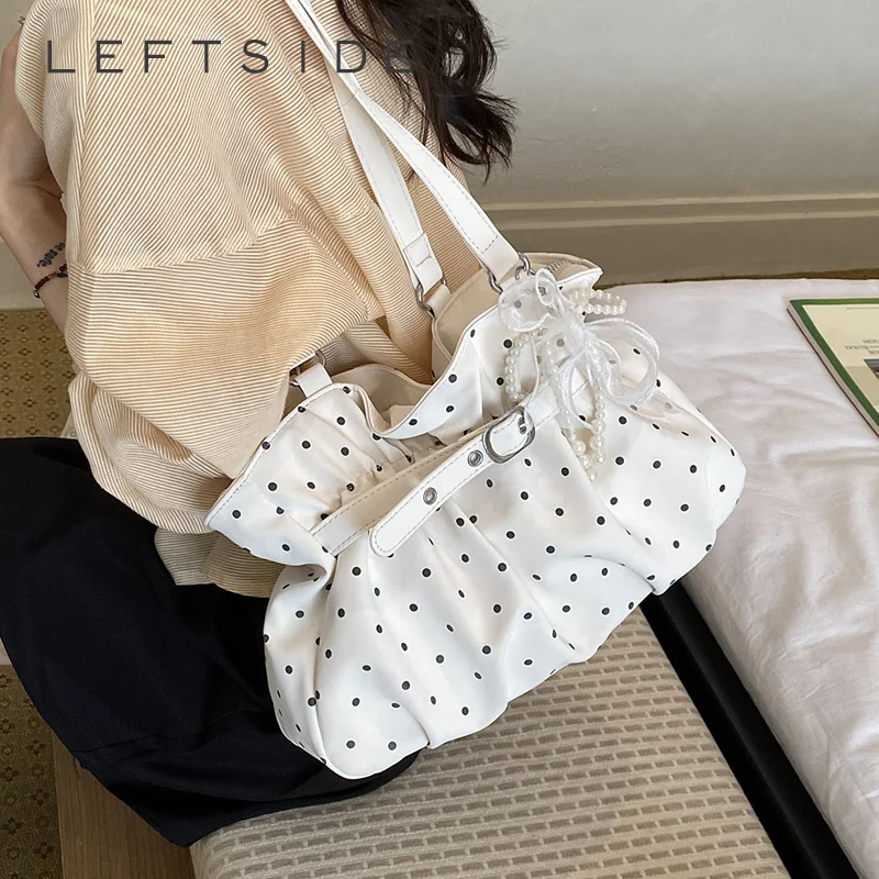 Women's Polka Dot Ruched Pearl Decor Shoulder Bags Cute Casual Daily Tote Bag 2026 Summer New Fashion Handbags and Purses
Women's Polka Dot Ruched Pearl Decor Shoulder Bags Cute Casual Daily Tote Bag 2026 Summer New Fashion Handbags and Purses