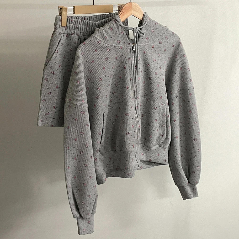Wide-leg Shorts Hooded Sweater Set Floral Pattern Slightly Elastic Spring Autumn Winter Wear Comfortable Daily Wear Set Gray
Wide-leg Shorts Hooded Sweater Set Floral Pattern Slightly Elastic Spring Autumn Winter Wear Comfortable Daily Wear Set Gray