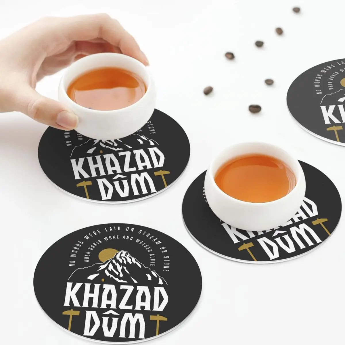 Khazad Dum Подставки Кожаные салфетки Водонепроницаемые изоляционные кофейные коврики для дома Кухня Обеденные подушечки Набор из 4 шт.
Khazad Dum Подставки Кожаные салфетки Водонепроницаемые изоляционные кофейные коврики для дома Кухня Обеденные подушечки Набор из 4 шт.