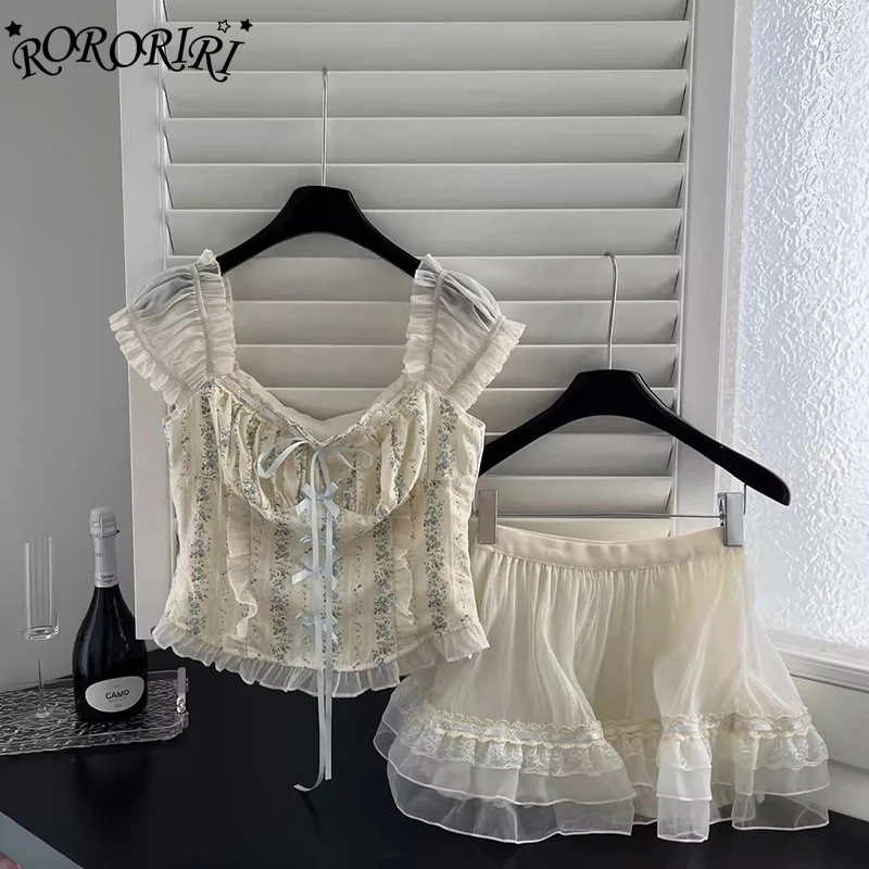 Комплект RORORIRI из кокетки с бантом, Цветочный Топ, мини-юбка, Женский бандажный топ с квадратным вырезом и пышными рукавами, юбка с оборками, ретро-одежда
Комплект RORORIRI из кокетки с бантом, Цветочный Топ, мини-юбка, Женский бандажный топ с квадратным вырезом и пышными рукавами, юбка с оборками, ретро-одежда