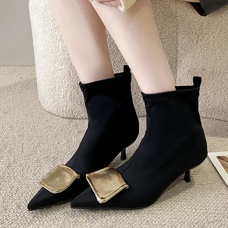 Pointed Toe Ankle Women's Boots Fashion Designer Heeled Shoes Sexy Winter Short Boots 2025 Luxury Dress New Botas Para Mujer
Pointed Toe Ankle Women's Boots Fashion Designer Heeled Shoes Sexy Winter Short Boots 2025 Luxury Dress New Botas Para Mujer