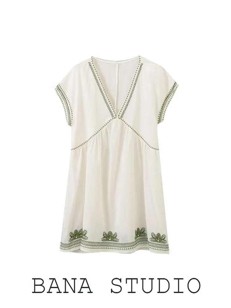 Свободное хлопковое платье А-силуэта с V-образным вырезом, коротким рукавом, вышивкой, летнее, повседневное, из тонкой ткани, однотонное, с рукавами «летучая мышь»
Свободное хлопковое платье А-силуэта с V-образным вырезом, коротким рукавом, вышивкой, летнее, повседневное, из тонкой ткани, однотонное, с рукавами «летучая мышь»