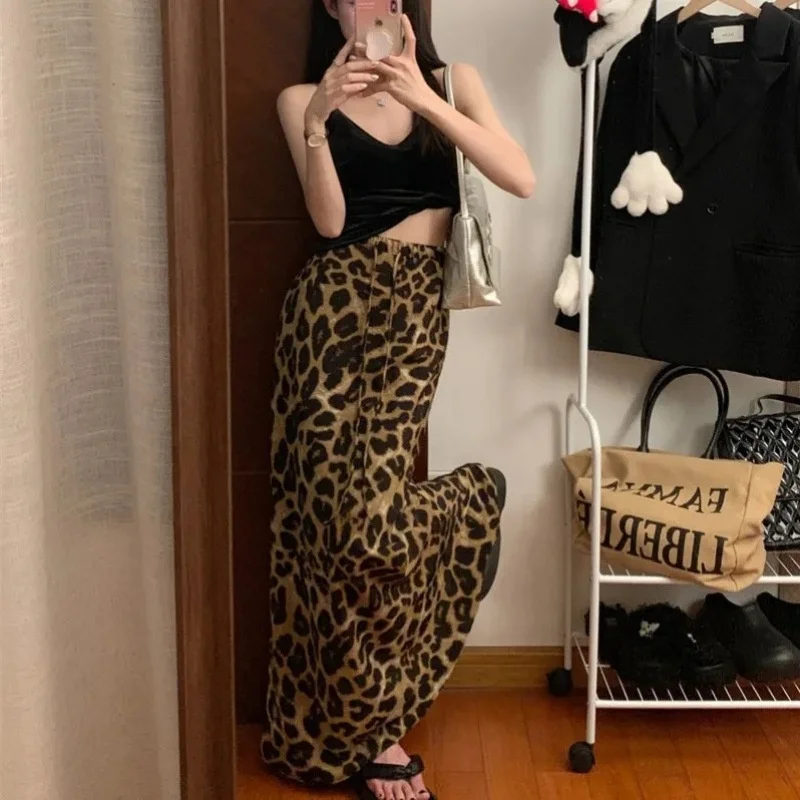 Leopard Print Women's Midi Skirt High Waist Stylish Long Skirts For Women Summer Vintage Satin Skirt Woman Elegant Skirts
Leopard Print Women's Midi Skirt High Waist Stylish Long Skirts For Women Summer Vintage Satin Skirt Woman Elegant Skirts