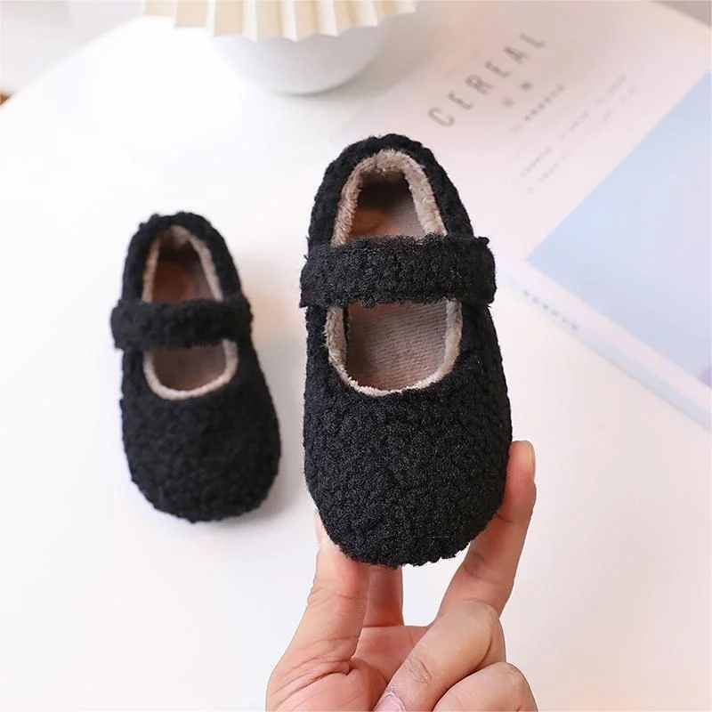 Furry Booties Girls Fleece Lined Warm Bean Shoes Little Princess Winter New Style Korean Retro Children's Cotton Shoes
Furry Booties Girls Fleece Lined Warm Bean Shoes Little Princess Winter New Style Korean Retro Children's Cotton Shoes