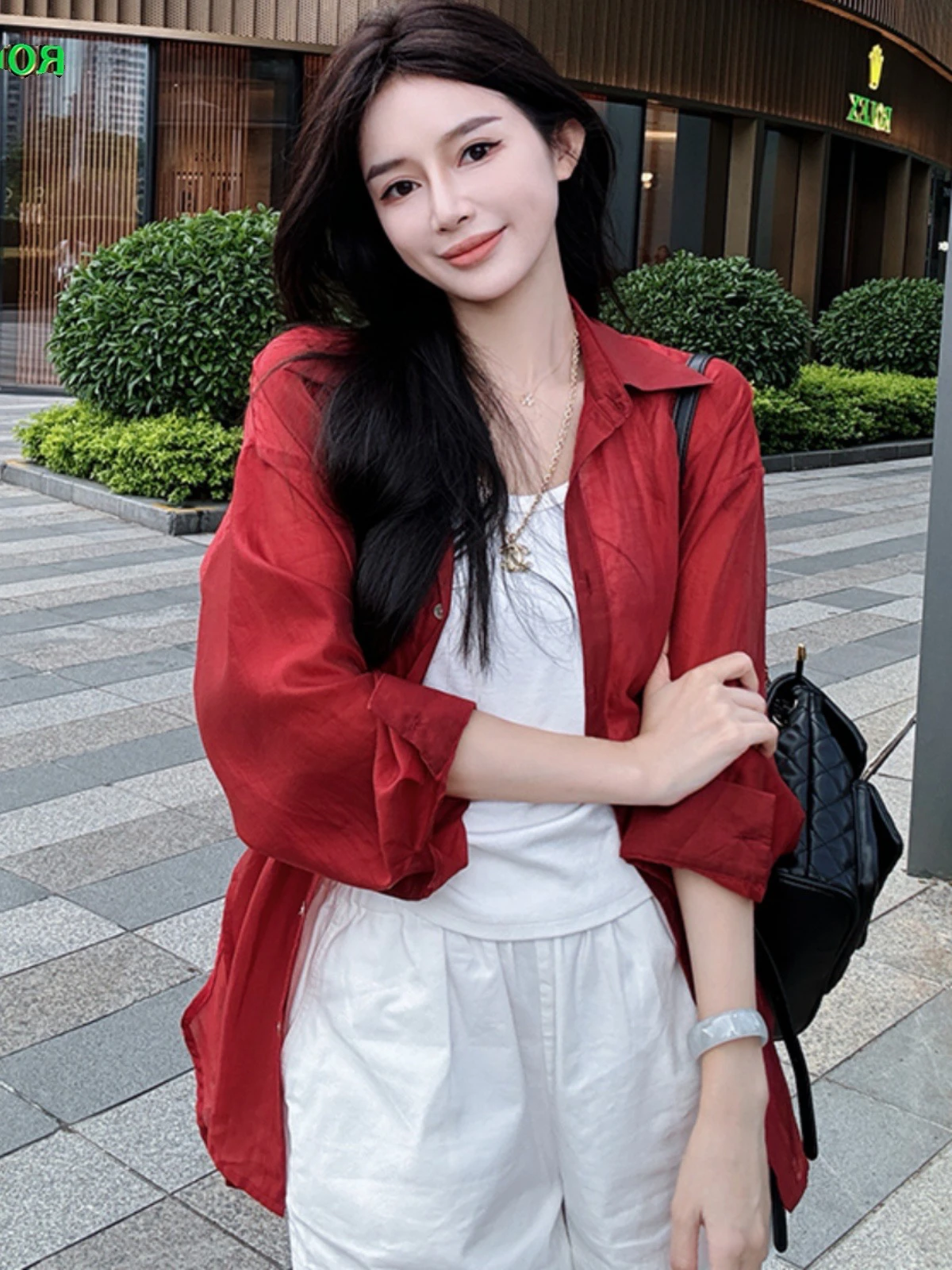 Новая женская свободная рубашка с длинным рукавом 2025 года, утягивающая, для ношения под одеждой или как верхняя одежда, с воротником на пуговицах, стандартный крой, цветная
Новая женская свободная рубашка с длинным рукавом 2025 года, утягивающая, для ношения под одеждой или как верхняя одежда, с воротником на пуговицах, стандартный крой, цветная