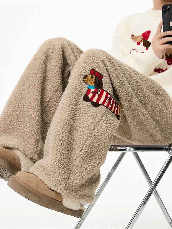 Thickened Lamb Velvet Fleece Pants Cartoon Sausage Dog Men Women Winter Loose Straight Leg Casual Long Trousers
Thickened Lamb Velvet Fleece Pants Cartoon Sausage Dog Men Women Winter Loose Straight Leg Casual Long Trousers