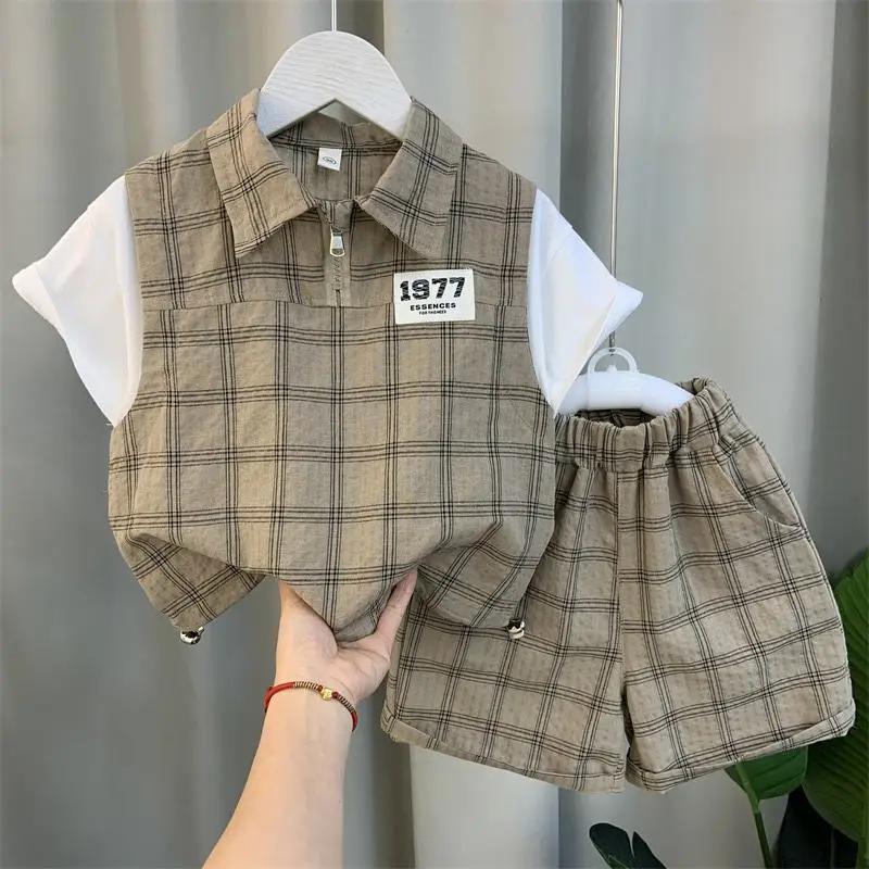Summer Fashionable Boys' Outfit Set Short Sleeve Collared Shirt + Shorts Two-Piece Suit for Kids 90-150cm
Summer Fashionable Boys' Outfit Set Short Sleeve Collared Shirt + Shorts Two-Piece Suit for Kids 90-150cm