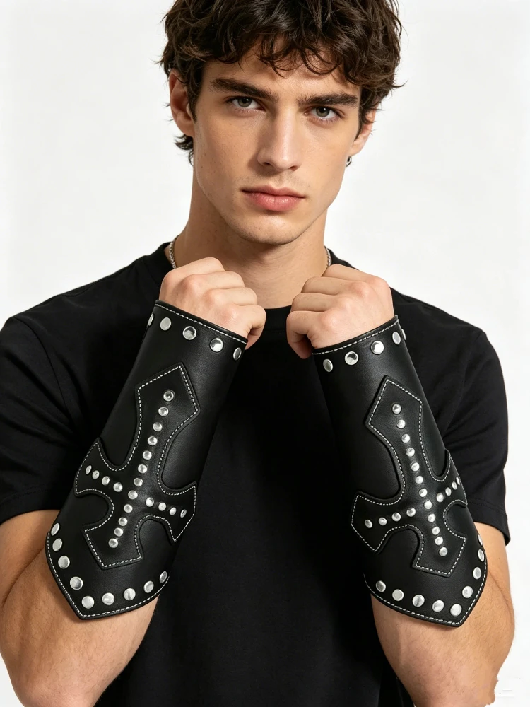 Vintage Gothic PU Leather Wrist Cuffs for Men Women Medieval Punk Adjustable Arm Guards Cosplay Party Costume Accessories Prop
Vintage Gothic PU Leather Wrist Cuffs for Men Women Medieval Punk Adjustable Arm Guards Cosplay Party Costume Accessories Prop