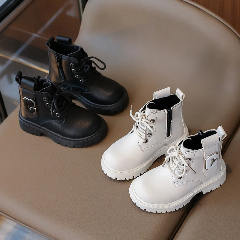 2024 Autumn Winter New Children Short Boots for Girls Fashion British Style Casual Anti-slippery Versatile Trendy Leather Shoes
2024 Autumn Winter New Children Short Boots for Girls Fashion British Style Casual Anti-slippery Versatile Trendy Leather Shoes