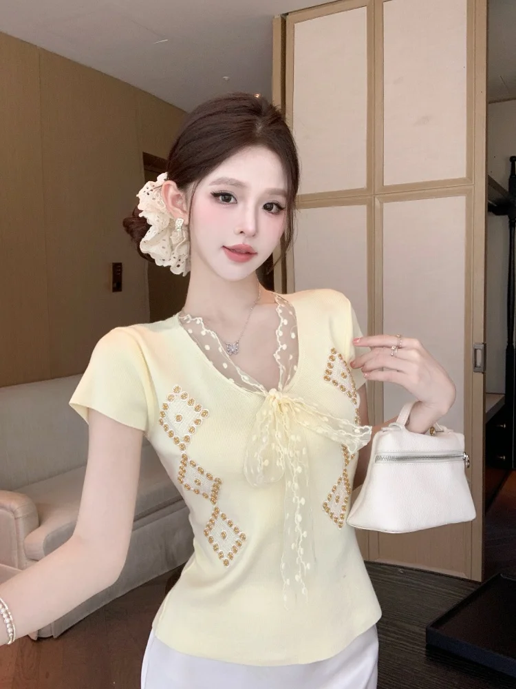 Hmsevenjz Sweet Girl Lace Tied Short-sleeved T-shirt for Women's Summer V-neck Beading Slim Fit Top Fashion Female Clothes
Hmsevenjz Sweet Girl Lace Tied Short-sleeved T-shirt for Women's Summer V-neck Beading Slim Fit Top Fashion Female Clothes