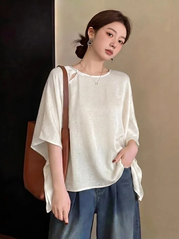 New Chinese Style Acetate Satin Short Sleeve Shirt Women's plus Size Batwing Shoulder Top Summer 2026 Commute Fashion Loose Fit
New Chinese Style Acetate Satin Short Sleeve Shirt Women's plus Size Batwing Shoulder Top Summer 2026 Commute Fashion Loose Fit