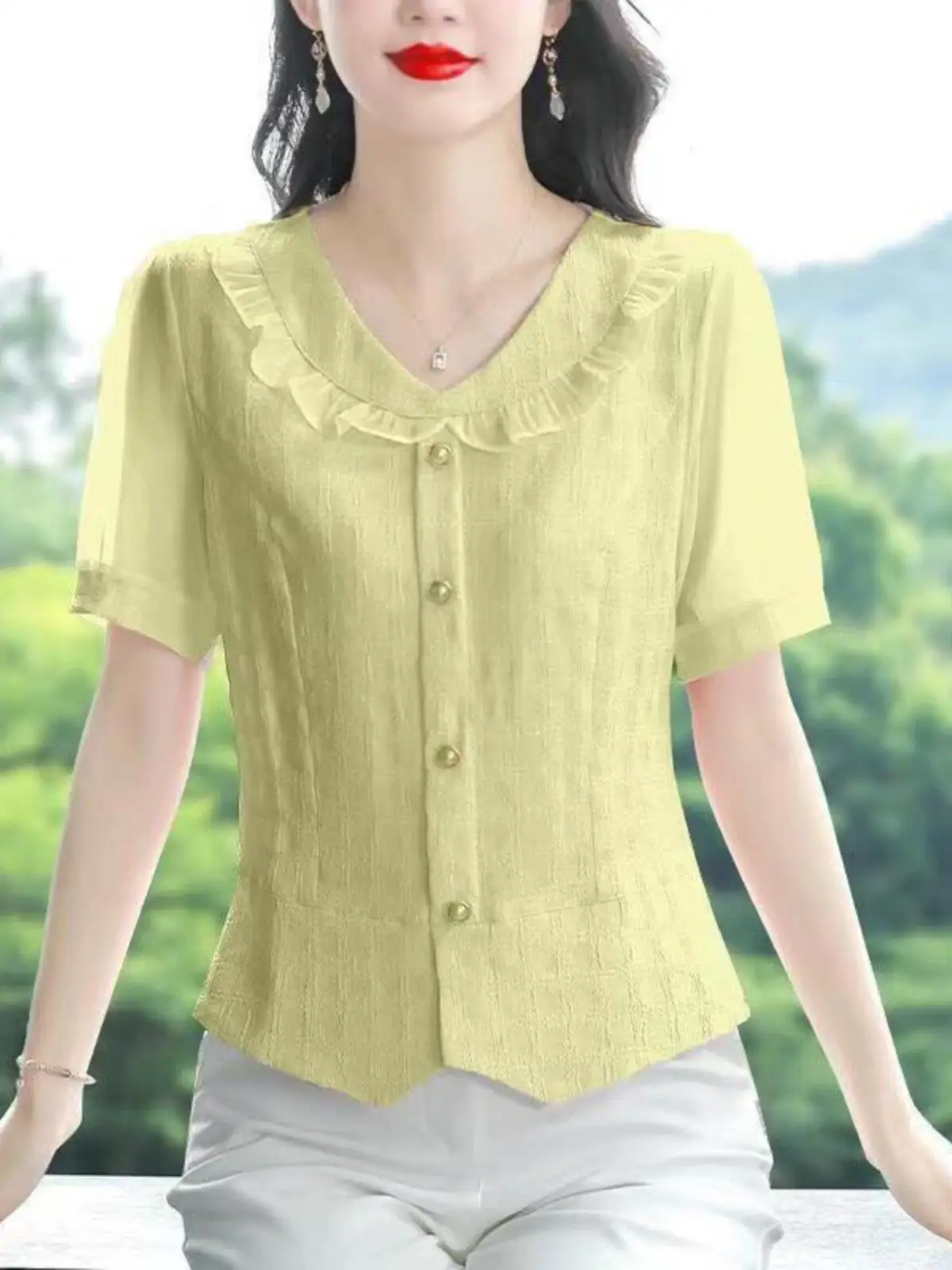 Summer Floral Embroidery Short Sleeve Doll Collar Top Women's Fashion Slimming Versatile Anti-aging Middle-aged French Style ...
Summer Floral Embroidery Short Sleeve Doll Collar Top Women's Fashion Slimming Versatile Anti-aging Middle-aged French Style ...