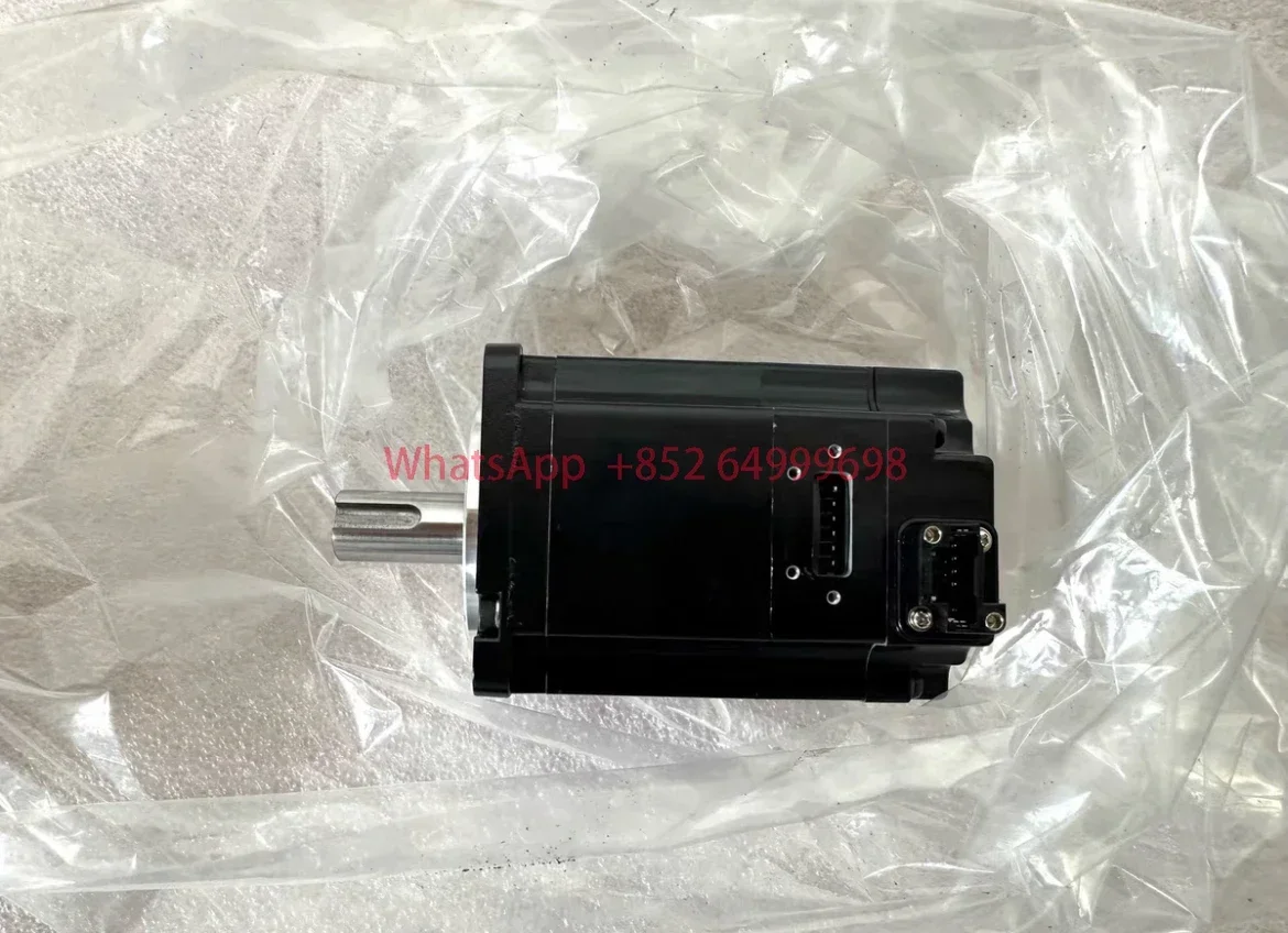 Brand new SGM7J-04AFA61 AC servo motor with new box
Brand new SGM7J-04AFA61 AC servo motor with new box