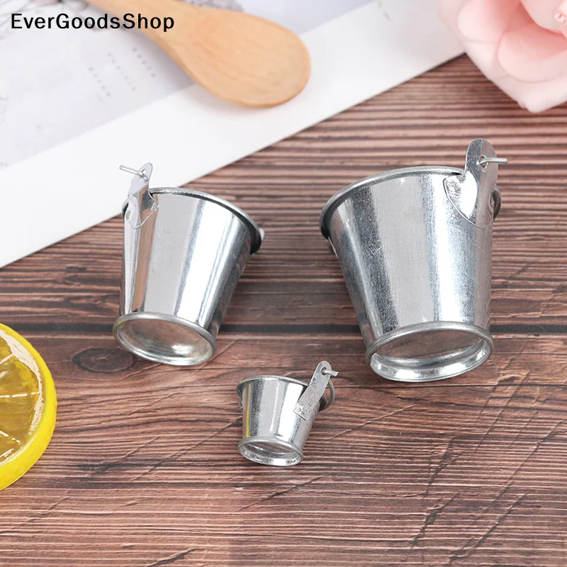 New 1Pcs Dollhouse Mini Iron Bucket Miniature Model Mini Dollhouse Decorations Ornaments Children Beach Small Bucket Toy
New 1Pcs Dollhouse Mini Iron Bucket Miniature Model Mini Dollhouse Decorations Ornaments Children Beach Small Bucket Toy