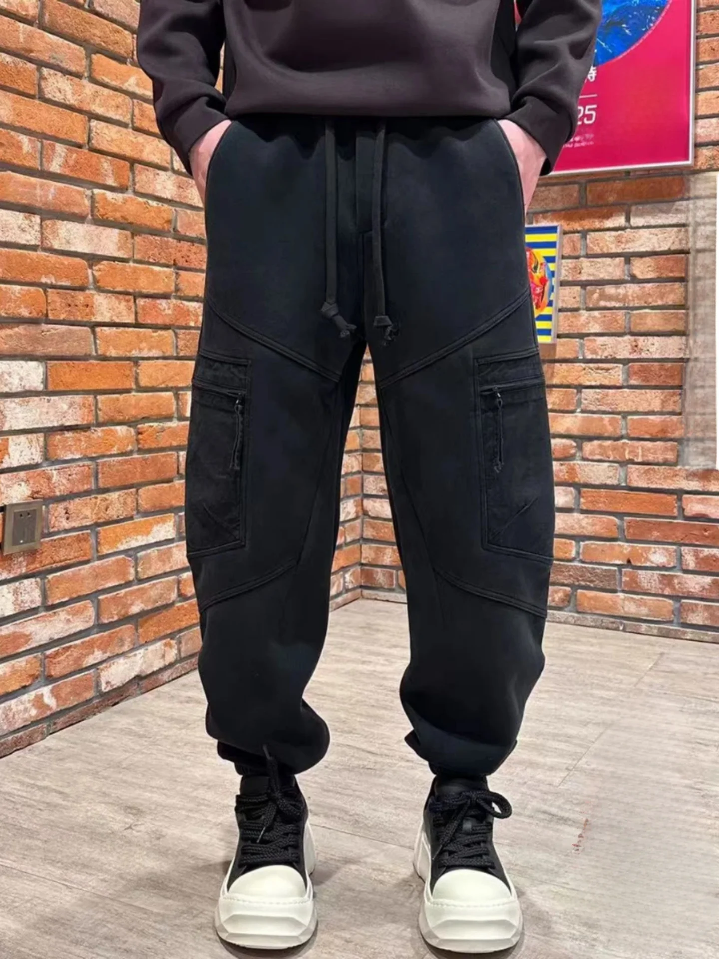 Thiened Heavy Du Workwear Pants Men's Winter Faion Versatile American Trend Splicing Cuffed Sports Casual Pants
Thiened Heavy Du Workwear Pants Men's Winter Faion Versatile American Trend Splicing Cuffed Sports Casual Pants