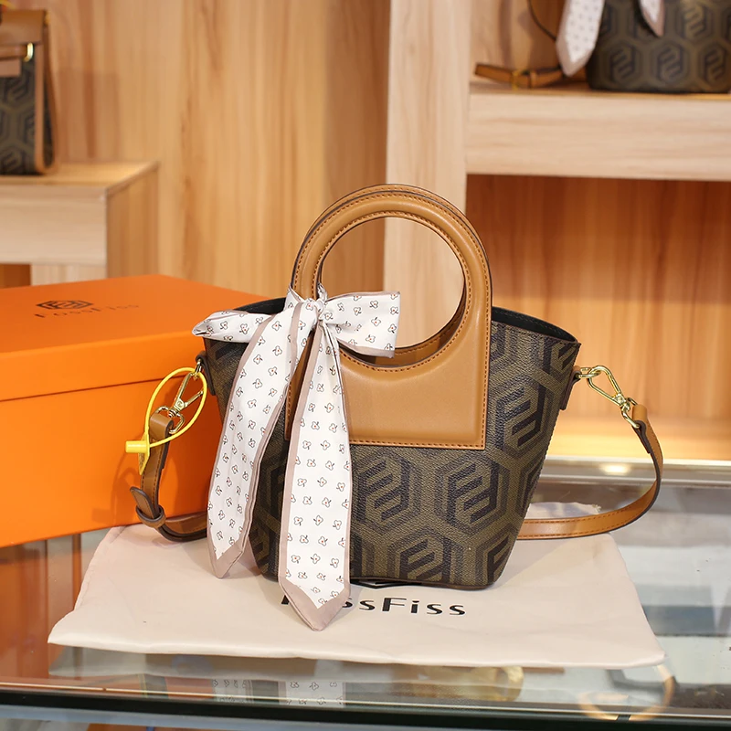 Women PVC+Cow Leather Print Bucket Hand Bag Bow Silk Scarf Decoration 2022 New Luxury Fashion Shoulder Messenger Bag For Female
Women PVC+Cow Leather Print Bucket Hand Bag Bow Silk Scarf Decoration 2022 New Luxury Fashion Shoulder Messenger Bag For Female