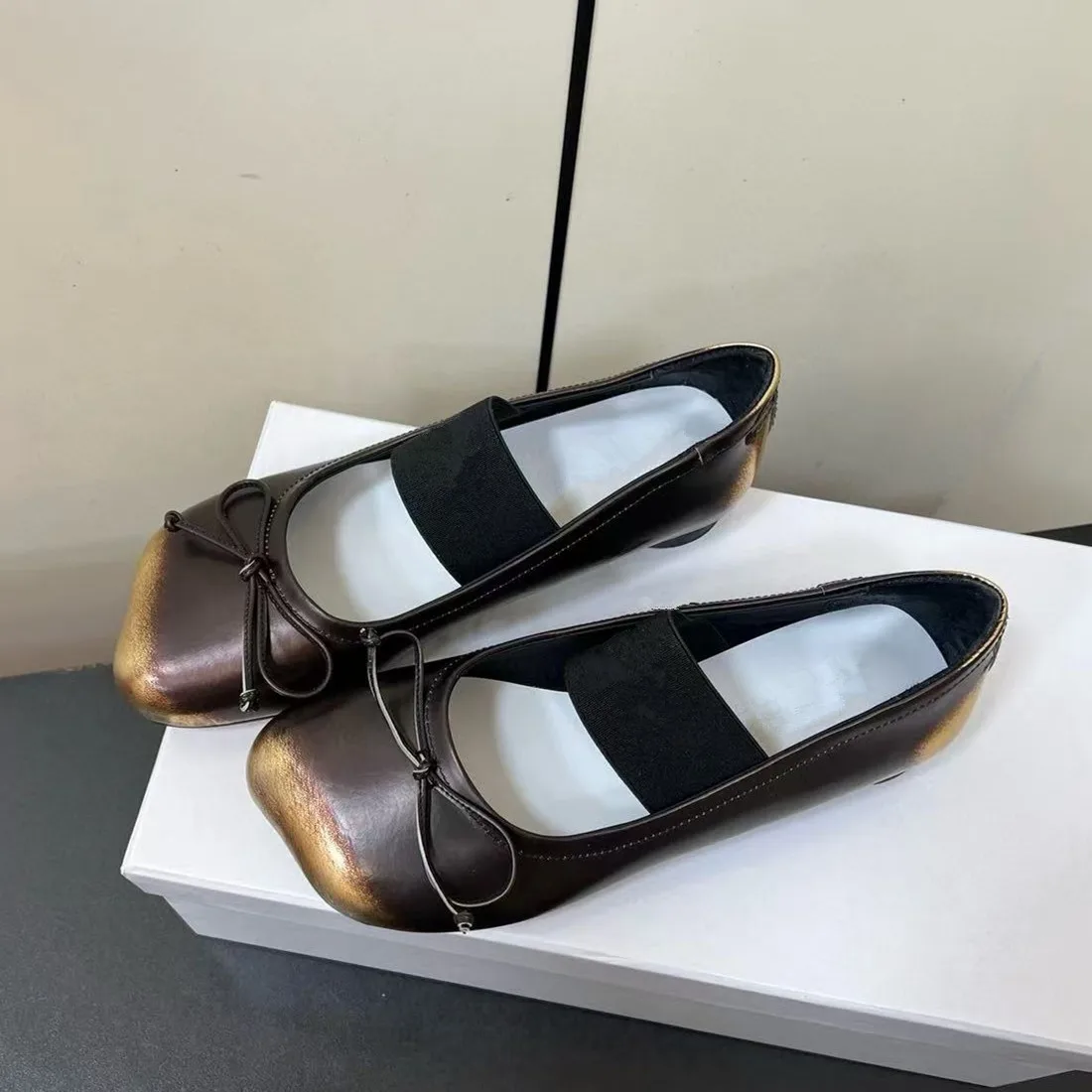 2026 Spring New Le Fu Shoes Round Head One Step Retro Small Leather Shoes Flat Leather Single Shoes
2026 Spring New Le Fu Shoes Round Head One Step Retro Small Leather Shoes Flat Leather Single Shoes