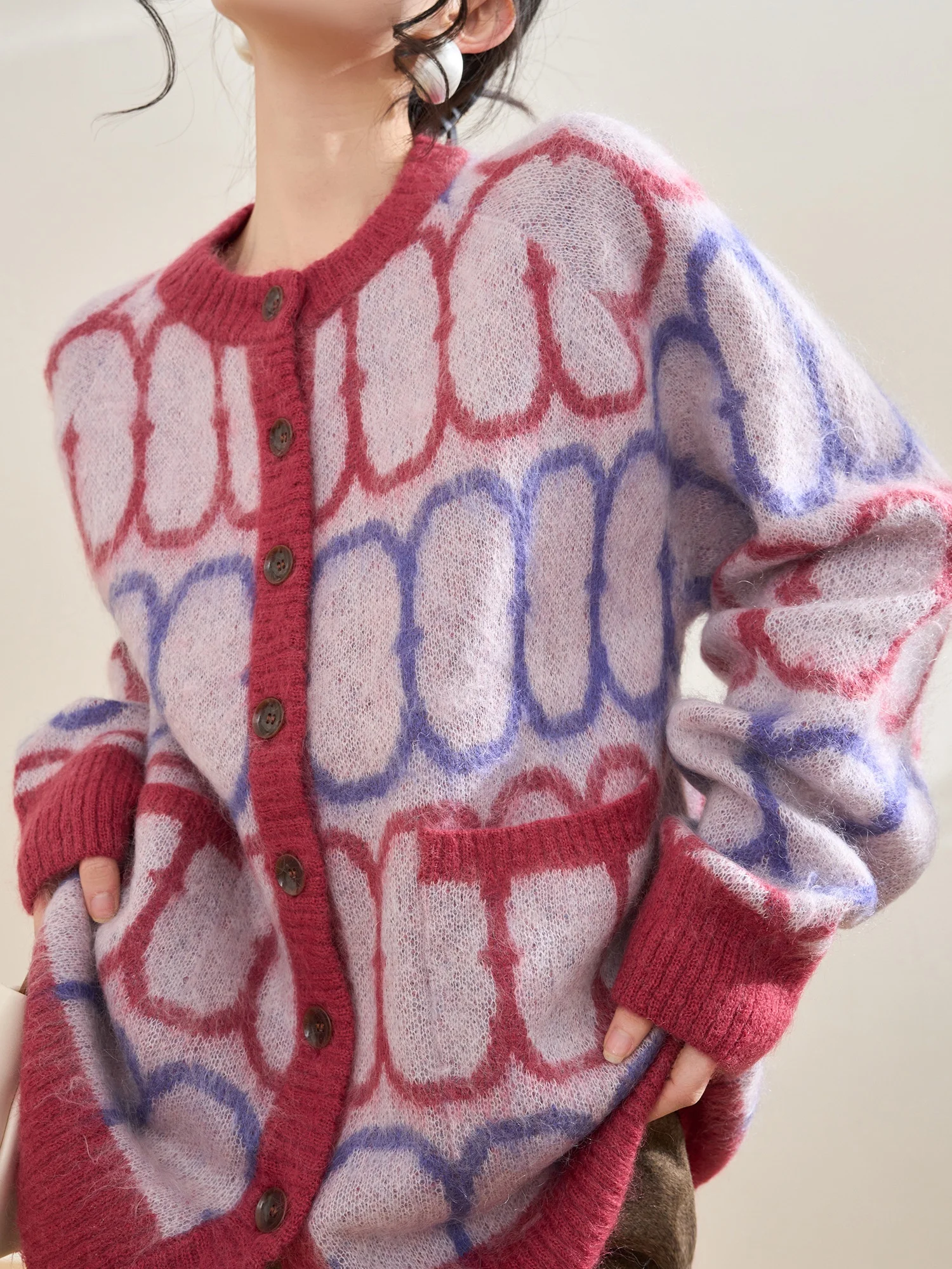 Женский вязаный кардиган Flowing Era с круглым вырезом, разноцветный, модный топ из мягкого полиэфирного волокна, длинный рукав
Женский вязаный кардиган Flowing Era с круглым вырезом, разноцветный, модный топ из мягкого полиэфирного волокна, длинный рукав