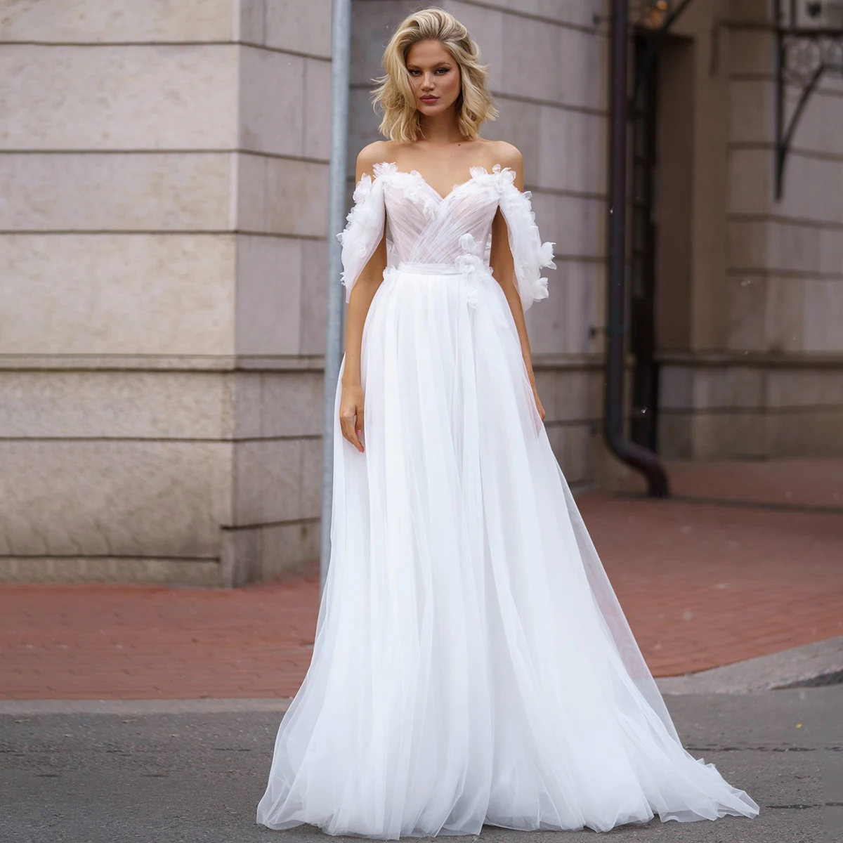 Elegant Appliques Lace V Neck Wedding Dresses Long V Neck Tulle Ball Gown For Women Off Shoulder Puffy Bridal Gown For Bride
Elegant Appliques Lace V Neck Wedding Dresses Long V Neck Tulle Ball Gown For Women Off Shoulder Puffy Bridal Gown For Bride