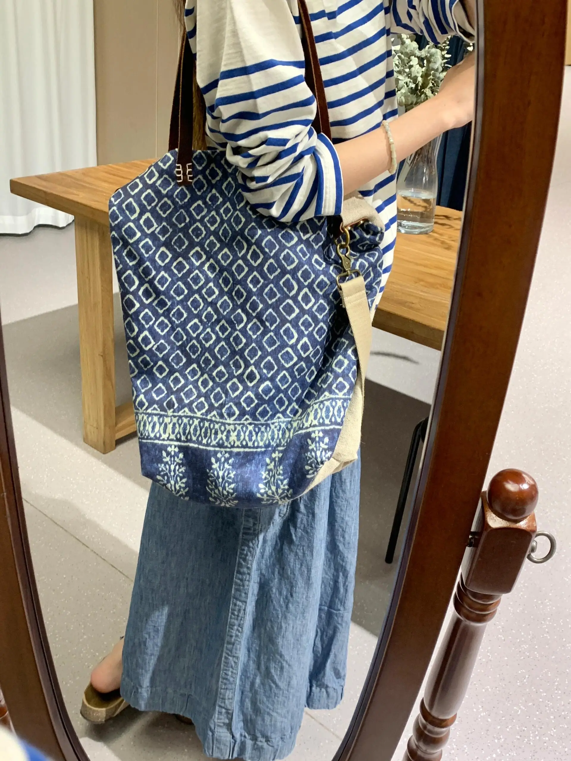 Ethnic Style Canvas Bag with Large Capacity 2025 Cotton Linen Blue Tie Dye Single Shoulder Crossbody Bags
Ethnic Style Canvas Bag with Large Capacity 2025 Cotton Linen Blue Tie Dye Single Shoulder Crossbody Bags