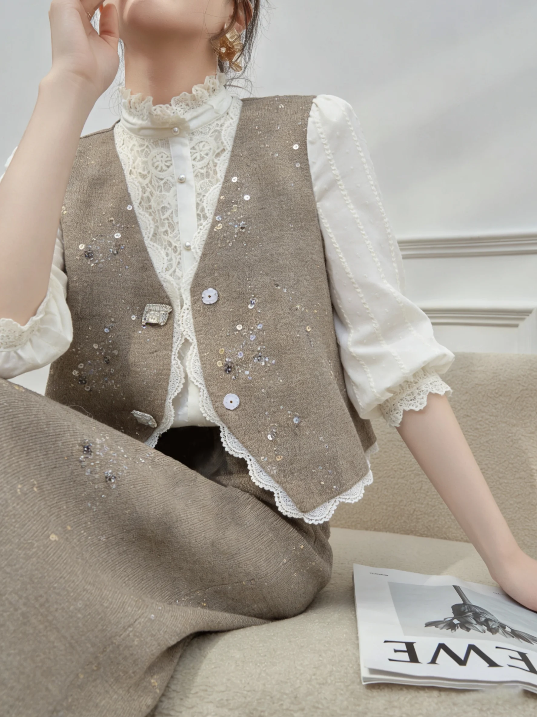 Khaki Sequin Vest Top Half-length Skirt Set Women's Light Color Spring Fashion Casual Loose Fit Button up Pure Color
Khaki Sequin Vest Top Half-length Skirt Set Women's Light Color Spring Fashion Casual Loose Fit Button up Pure Color