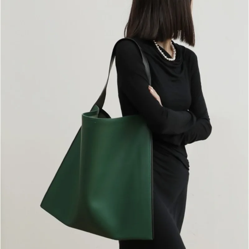 Fashion Popular Totes for Women 2025 Summer High-capacity Shoulder Bag Solid Simple Chic Trendy Underarm Bags Bolso Mujer Сумка
Fashion Popular Totes for Women 2025 Summer High-capacity Shoulder Bag Solid Simple Chic Trendy Underarm Bags Bolso Mujer Сумка