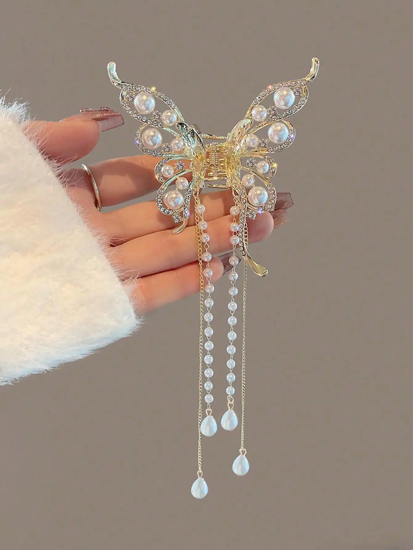 1 шт. модные вырезанные бабочки с кисточками для волос для женщин, аксессуары для волос
1 шт. модные вырезанные бабочки с кисточками для волос для женщин, аксессуары для волос