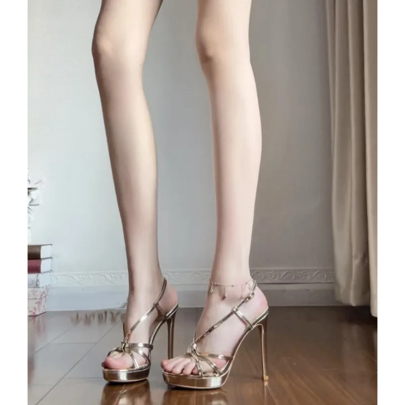 Sexy High Heels Sandals Women's Summer Buckle Strap Waterproof Platform Gold Color Sister Style Ultra-Fiberglass Toe-Shaped
Sexy High Heels Sandals Women's Summer Buckle Strap Waterproof Platform Gold Color Sister Style Ultra-Fiberglass Toe-Shaped
