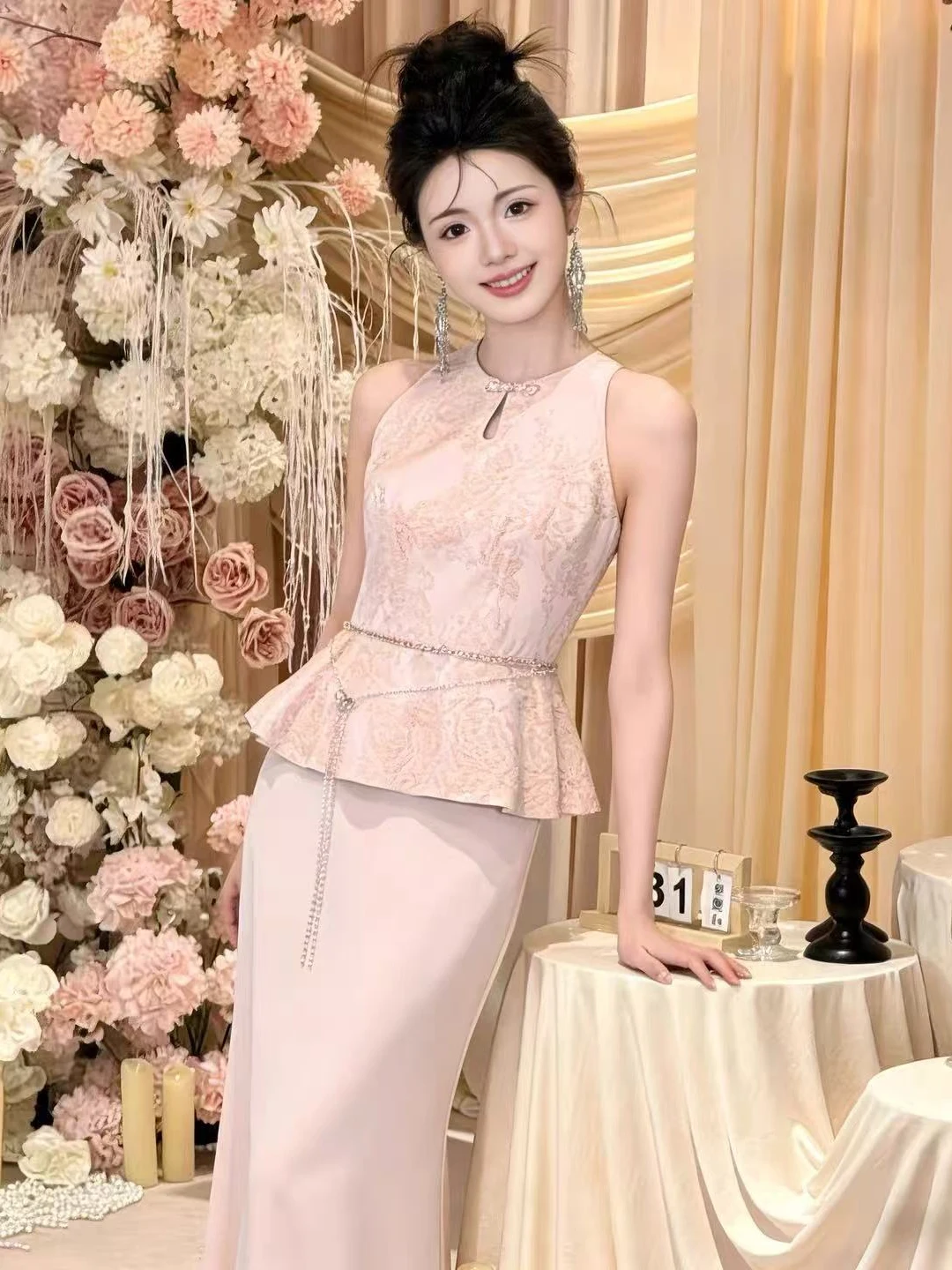 Pink Wedding Dress Beautiful Bridal Gown Evening Robe Small Size High End Chinese Style Daily Wear Absolutely Stunning Dress
Pink Wedding Dress Beautiful Bridal Gown Evening Robe Small Size High End Chinese Style Daily Wear Absolutely Stunning Dress