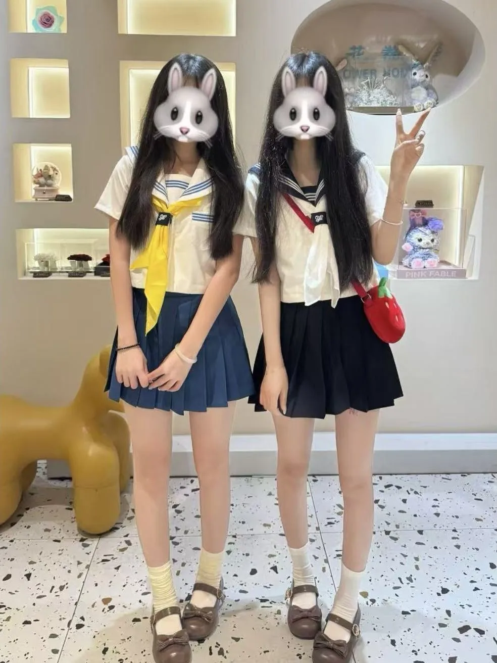 Original Design JK Uniform Short Skirt Set with Collar Blue White School Style Fashionable Breathable Polyester Four Piece Suit
Original Design JK Uniform Short Skirt Set with Collar Blue White School Style Fashionable Breathable Polyester Four Piece Suit