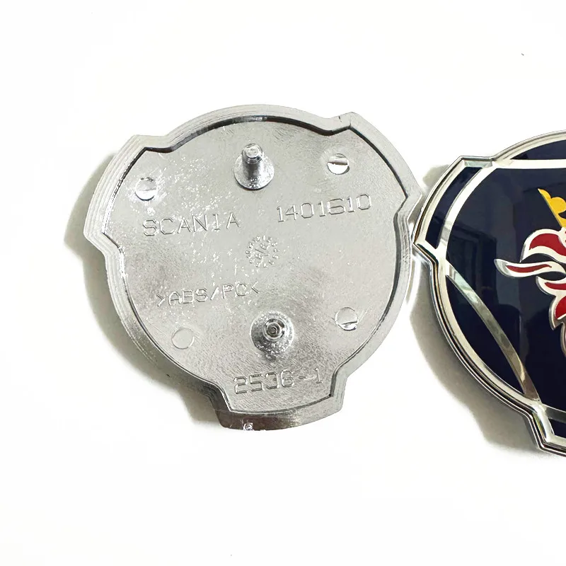 1PCS High quality 1401610 For Blue With Silver Griffin Logo For Scania Truck Car Front Grille Inserted Plastic Emblem Badge
1PCS High quality 1401610 For Blue With Silver Griffin Logo For Scania Truck Car Front Grille Inserted Plastic Emblem Badge
