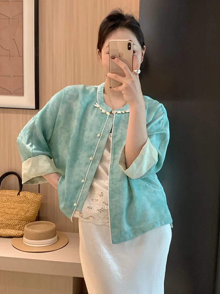 Silk Tkae Embroidered adient Color Blouse Women's Vintage Thin Design Sense Personali Button Cardigan Summer Outerwear
Silk Tkae Embroidered adient Color Blouse Women's Vintage Thin Design Sense Personali Button Cardigan Summer Outerwear