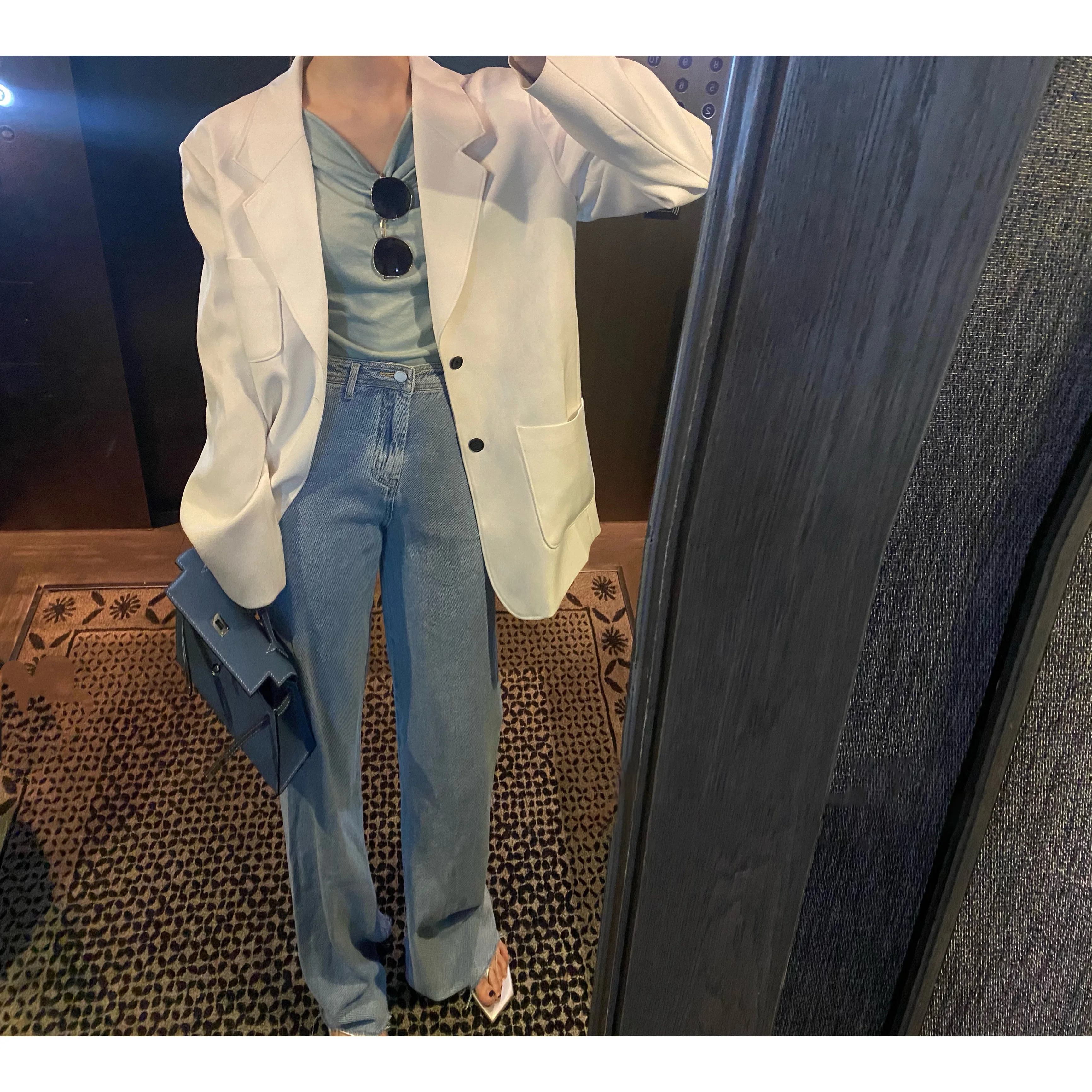 CCZEE High Waist Wide Leg Jeans Flared Pants Long Leg Effect Women's Loose Fit Jeans Casual Straight Leg Trousers
CCZEE High Waist Wide Leg Jeans Flared Pants Long Leg Effect Women's Loose Fit Jeans Casual Straight Leg Trousers