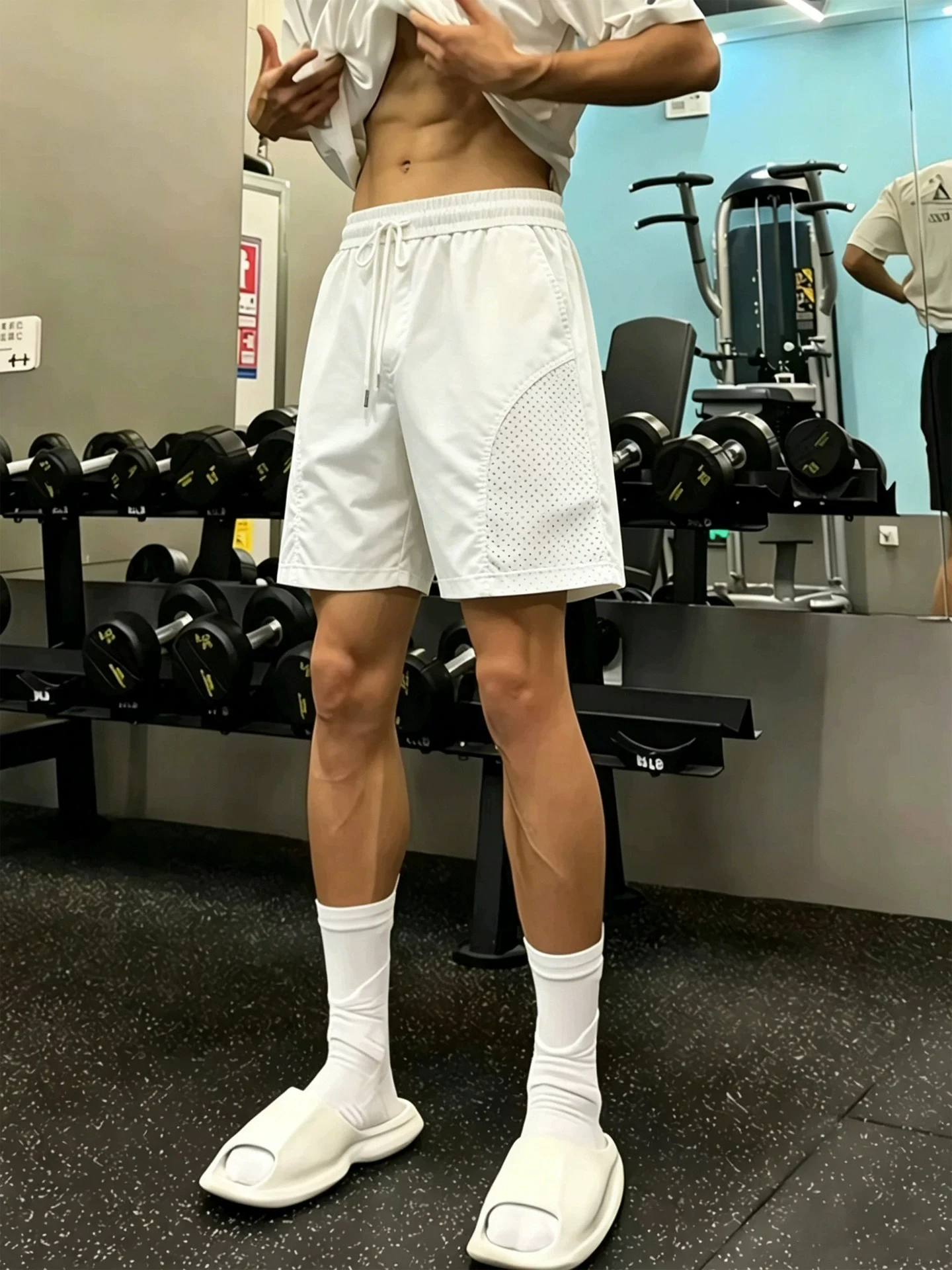 Quick Dry American Mesh Diagonal Cut Shorts Men's Summer Fitness Running Training Pants Sport Casual Four Five Split Pants
Quick Dry American Mesh Diagonal Cut Shorts Men's Summer Fitness Running Training Pants Sport Casual Four Five Split Pants
