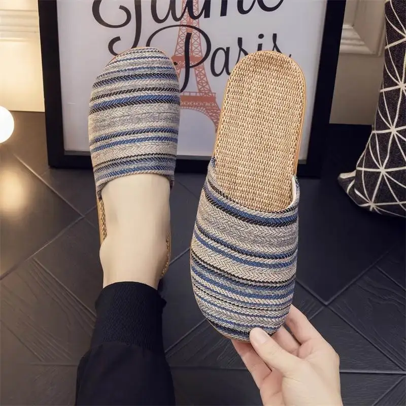 Japanese Style Linen Slippers Soft Flat Bottom Home Use Silent Cotton Linen Unisex Head Cover Moon Sandals for Home Use
Japanese Style Linen Slippers Soft Flat Bottom Home Use Silent Cotton Linen Unisex Head Cover Moon Sandals for Home Use