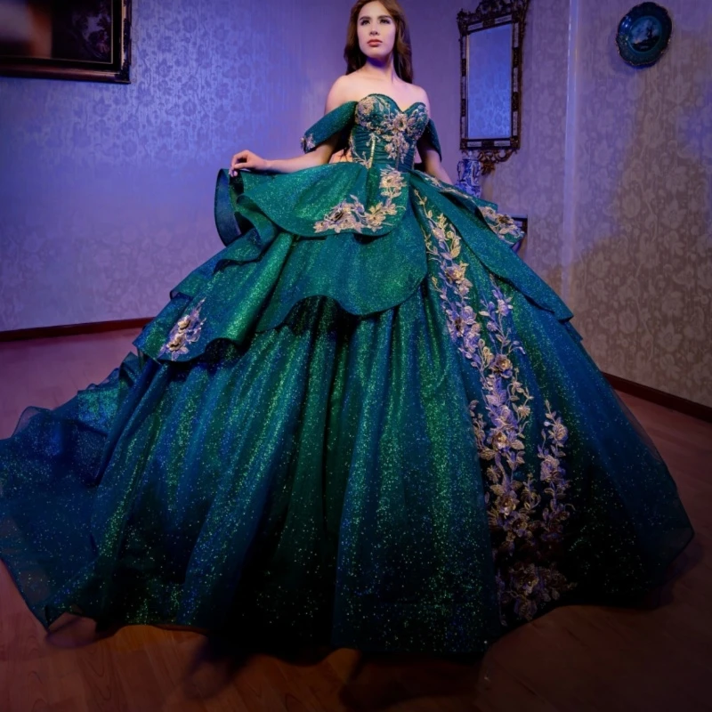 Изумрудно-зеленое блестящее платье Quinceanera, бальное платье с открытыми плечами, аппликация, кружевные бусины, милое платье 16, Vestidos 15 De Anos
Изумрудно-зеленое блестящее платье Quinceanera, бальное платье с открытыми плечами, аппликация, кружевные бусины, милое платье 16, Vestidos 15 De Anos
