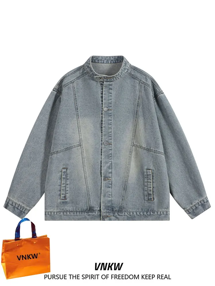 Джинсовая куртка в американском стиле ретро, свободная повседневная мужская куртка с воротником-стойкой, весенне-осенняя износостойкая модная городская куртка на одной пуговице
Джинсовая куртка в американском стиле ретро, свободная повседневная мужская куртка с воротником-стойкой, весенне-осенняя износостойкая модная городская куртка на одной пуговице