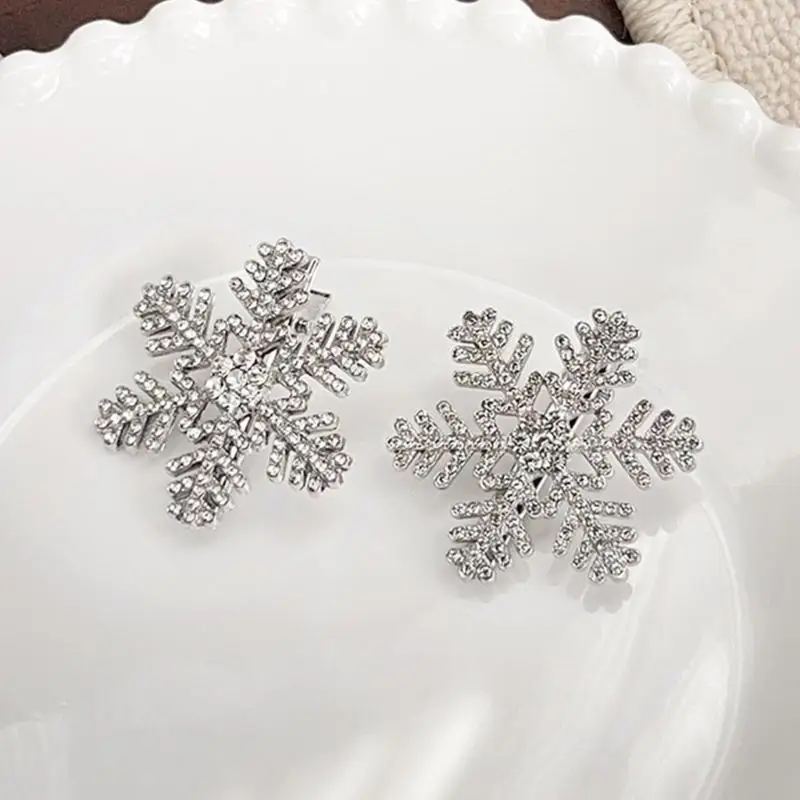 X4YC Snowflake Hair Clip Rhinestones Hairpin Headwear Sweet Balletcore Hairpin Women
X4YC Snowflake Hair Clip Rhinestones Hairpin Headwear Sweet Balletcore Hairpin Women