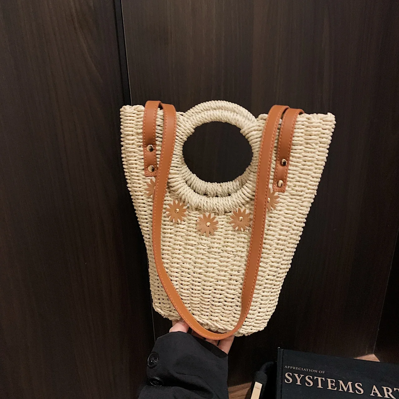 Straw Bag Women Hand-Woven Handbag Quality Leather Shoulder Bags Beach Totes Lager Capacity Shopping Bag Rattan Bucket bolsos
Straw Bag Women Hand-Woven Handbag Quality Leather Shoulder Bags Beach Totes Lager Capacity Shopping Bag Rattan Bucket bolsos