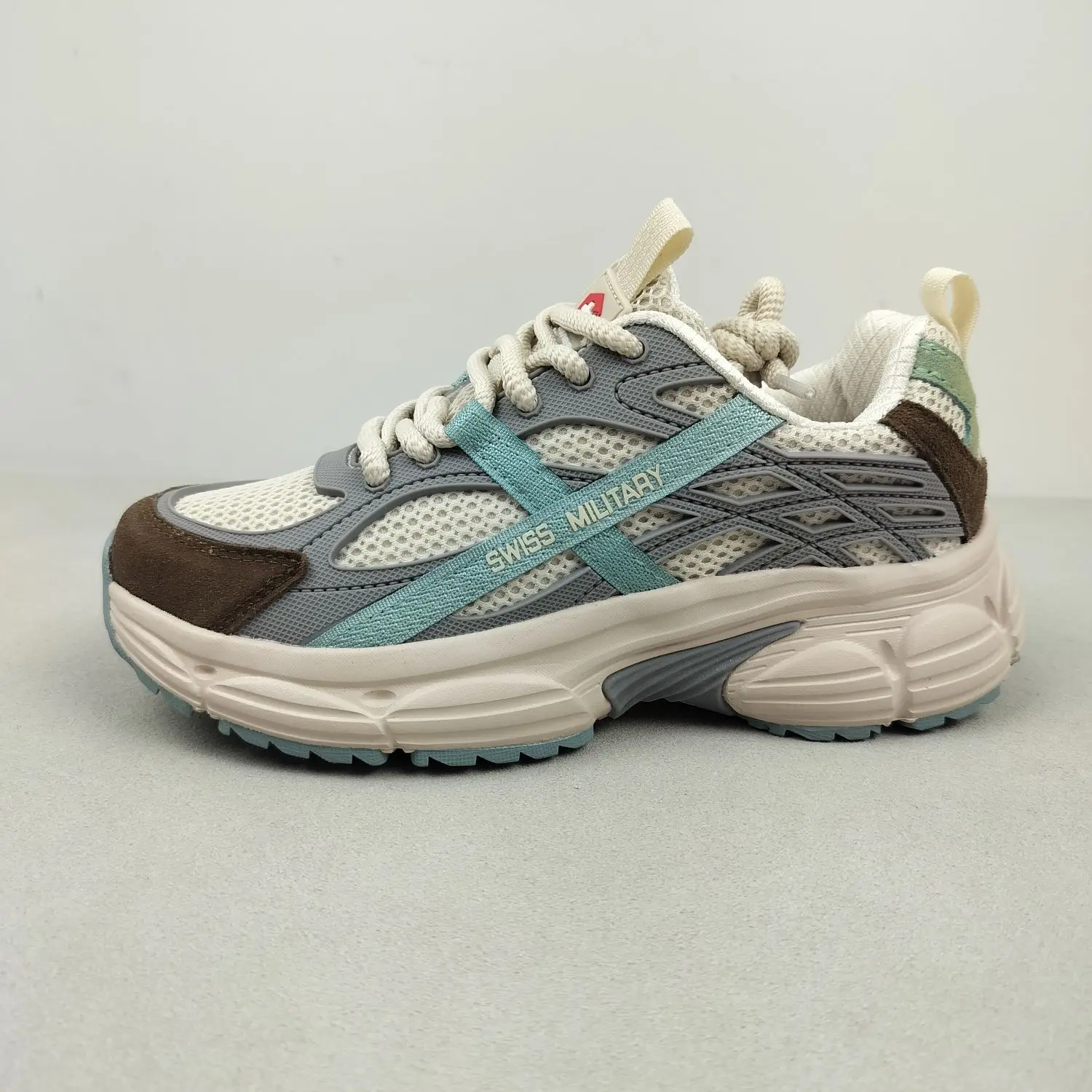 Men's and women's badminton shoes indoor and outdoor lightweight non-slip wear-resistant breathable table tennis shoes
Men's and women's badminton shoes indoor and outdoor lightweight non-slip wear-resistant breathable table tennis shoes