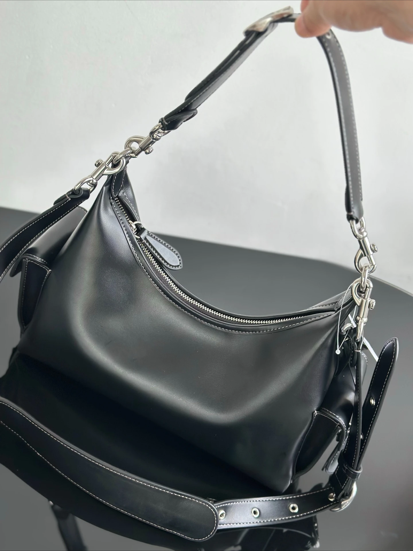 Women's Bag New High-Grade Luxury Genuine Leather Brand Handbags Ladies Messenger Designer Bags Commuter Handbag 2025 Trend
Women's Bag New High-Grade Luxury Genuine Leather Brand Handbags Ladies Messenger Designer Bags Commuter Handbag 2025 Trend