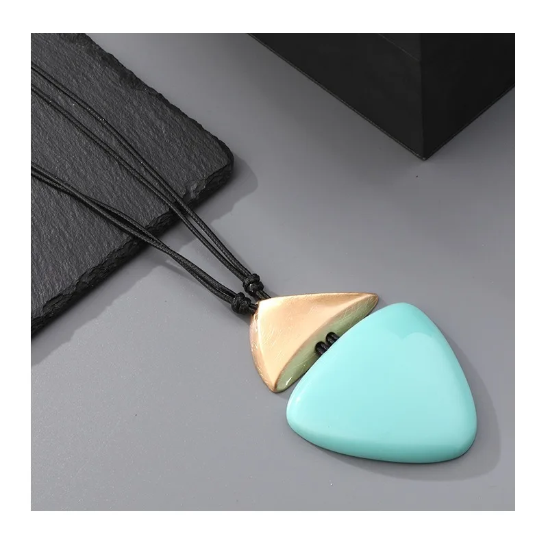 New Geometric Contrasting Color Pendant Necklace Women's Summer Style Versatile Collarbone Chain Fashion Sweater Chain
New Geometric Contrasting Color Pendant Necklace Women's Summer Style Versatile Collarbone Chain Fashion Sweater Chain