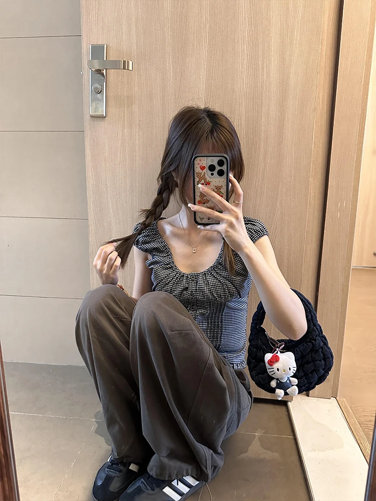 Ретро-корейская клетчатая рубашка с коротким рукавом, женская летняя тонкая облегающая рубашка маленького размера, универсальный топ короткой длины с квадратным воротником
Ретро-корейская клетчатая рубашка с коротким рукавом, женская летняя тонкая облегающая рубашка маленького размера, универсальный топ короткой длины с квадратным воротником