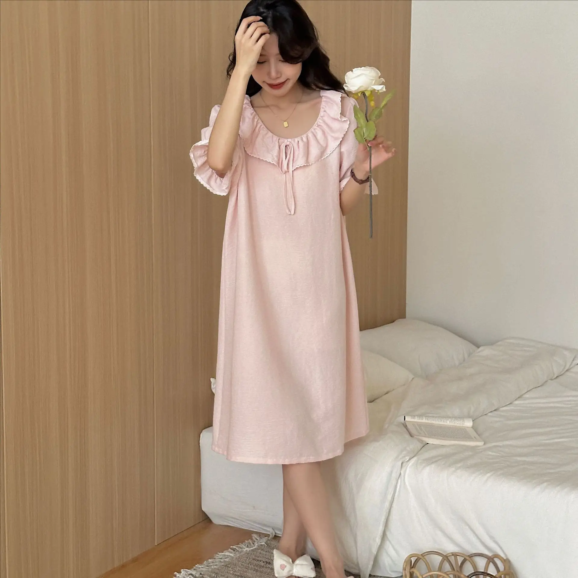 Pajama Skirt Women's Summer Palace Style Short Sleeved 2024 New French Princess Pajamas Medium Length Thin Nightdress Female
Pajama Skirt Women's Summer Palace Style Short Sleeved 2024 New French Princess Pajamas Medium Length Thin Nightdress Female