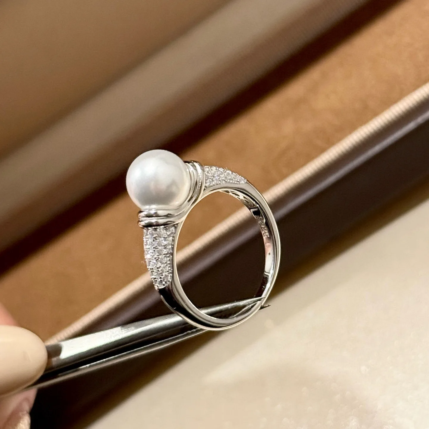 100% 925 Sterling Silver Pave AAA Zircconia Peal Ring For Women Fine Jewelry
100% 925 Sterling Silver Pave AAA Zircconia Peal Ring For Women Fine Jewelry