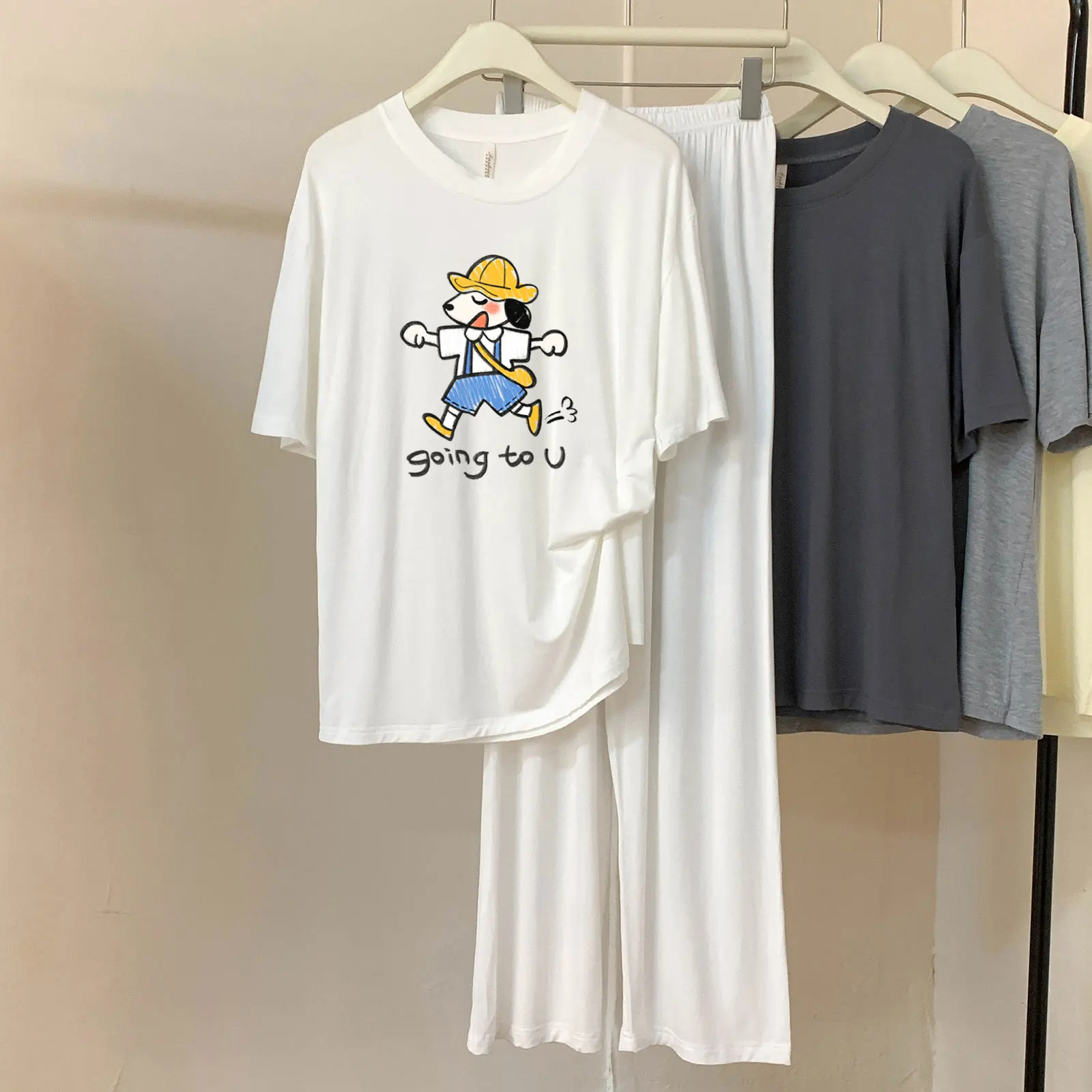 DC117 # Женский пижамный комплект из двух предметов с короткими рукавами из модала и кролика с мультяшным принтом, весенний комплект
DC117 # Женский пижамный комплект из двух предметов с короткими рукавами из модала и кролика с мультяшным принтом, весенний комплект