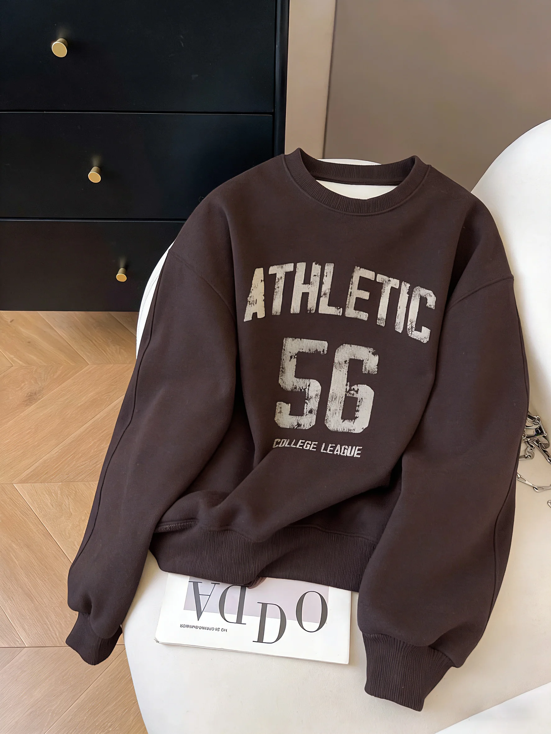 Elegant Letter Print Long Sleeve Sweatshirt Loose Fit Men Women Spring Autumn Fashion Slimming Top Trendy Casual round Neck
Elegant Letter Print Long Sleeve Sweatshirt Loose Fit Men Women Spring Autumn Fashion Slimming Top Trendy Casual round Neck